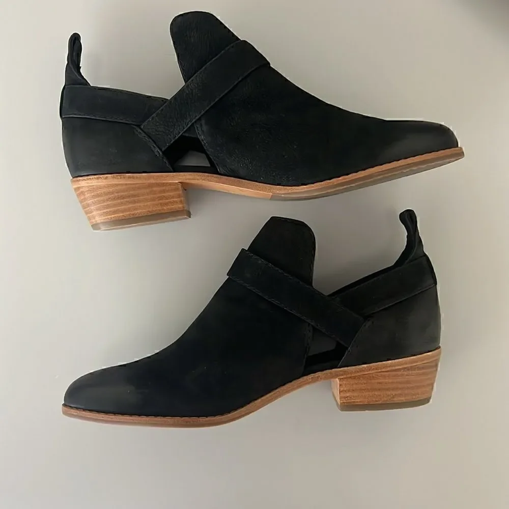 Frye Mia Cut Out Bootie in Black Size 9.5